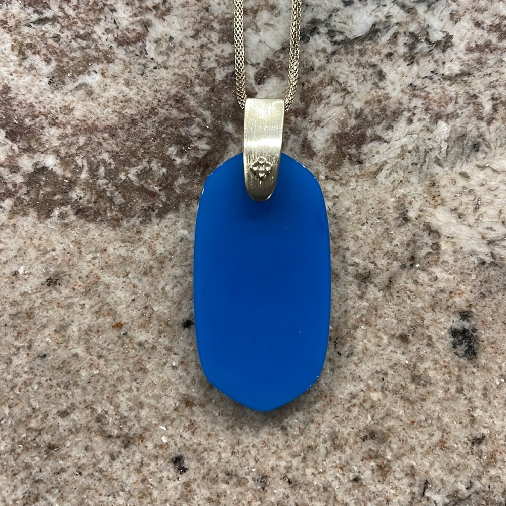 KENDRA SCOTT Inez Pendant Necklace - Picture 5 of 6